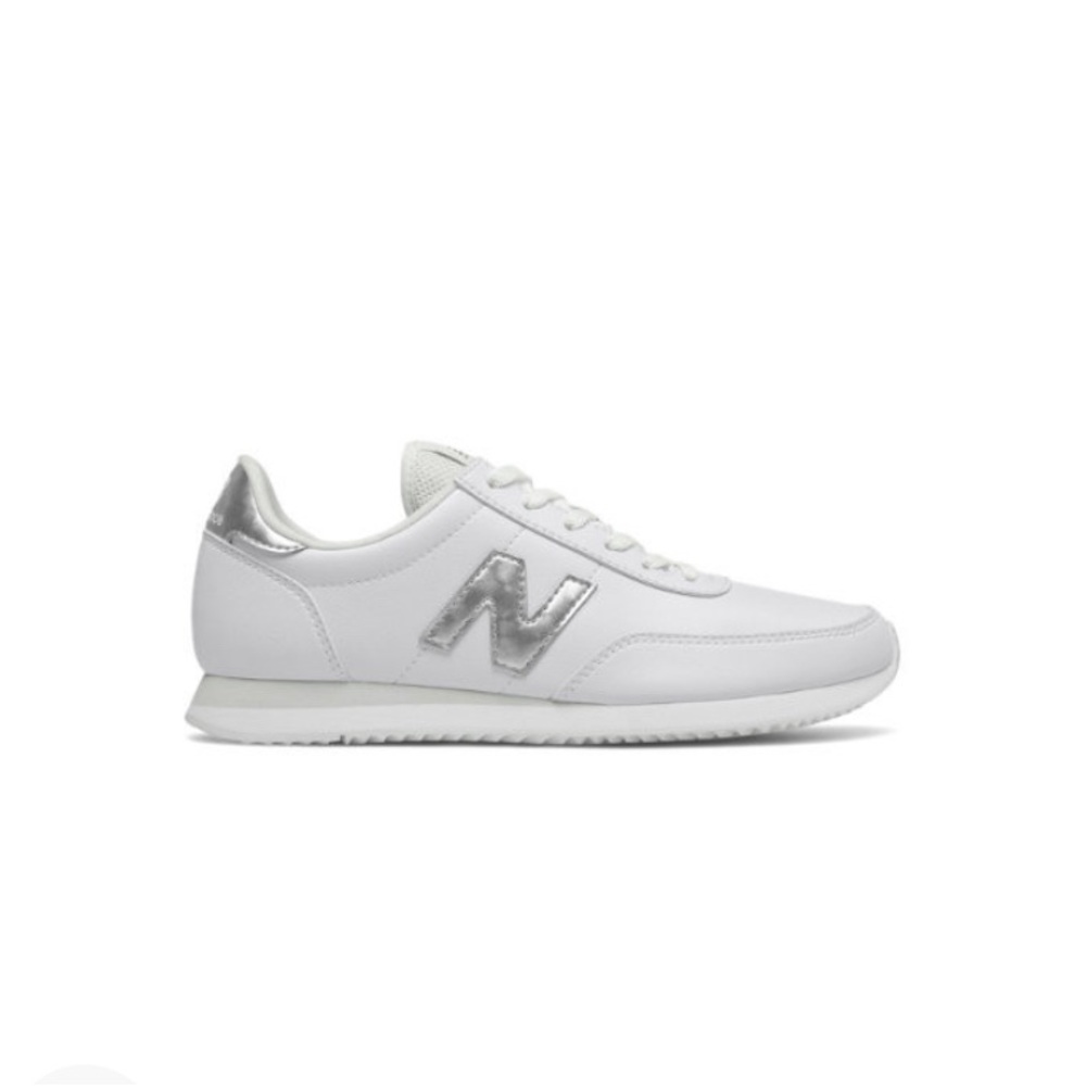 New Balance Women's 720 White Sneakers, Size 9, excellent condition